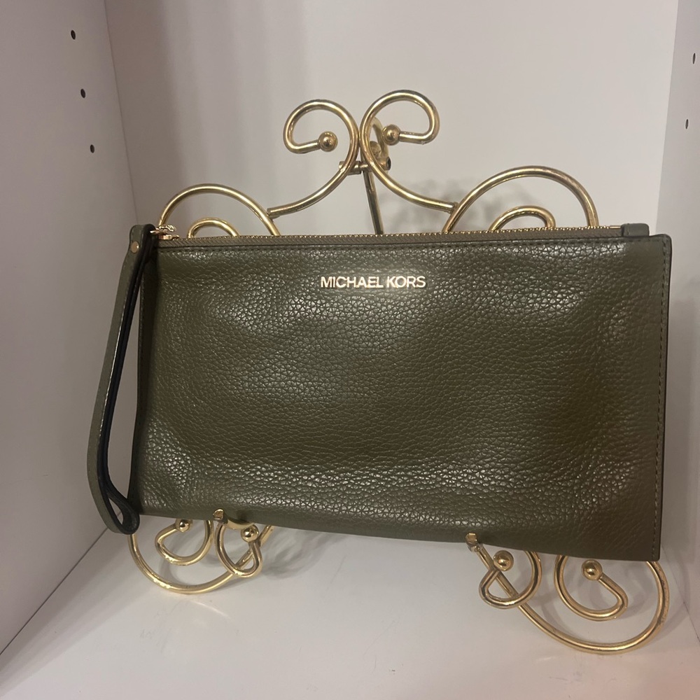 Michael Kors Clutch - Picture 2 of 8